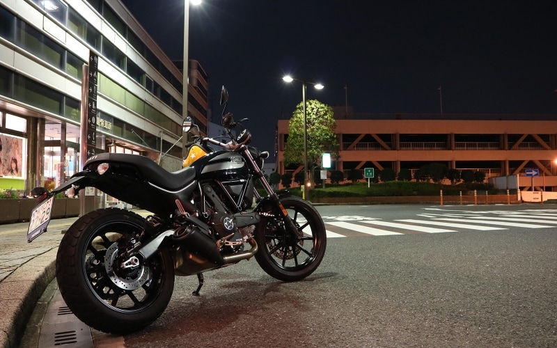 タウンユースにぴったりのスクランブラーSixty2