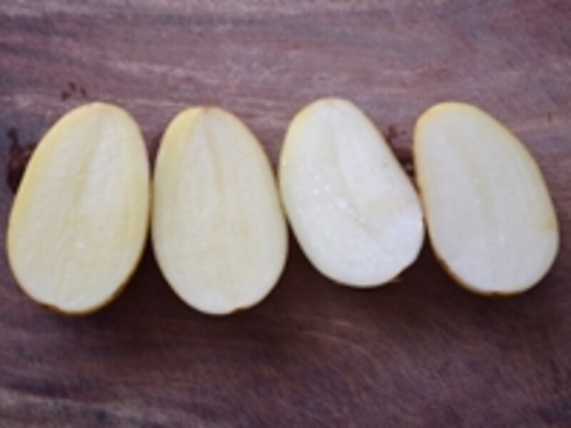 左が野菜室保存したもの、右が常温で保存したものです。
