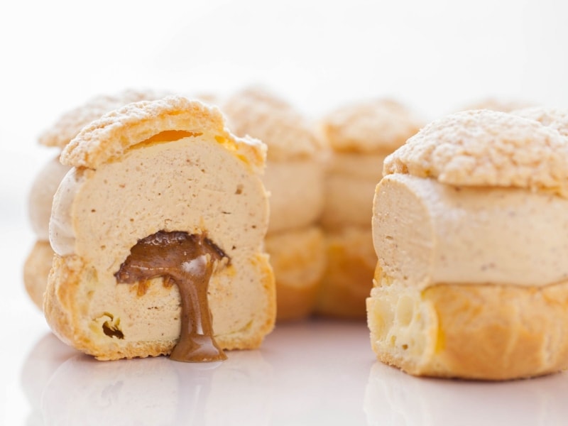 「ラ・パティスリー・デ・レーヴ」の「パリブレスト」（S：税別480円、M：税別1,500円）