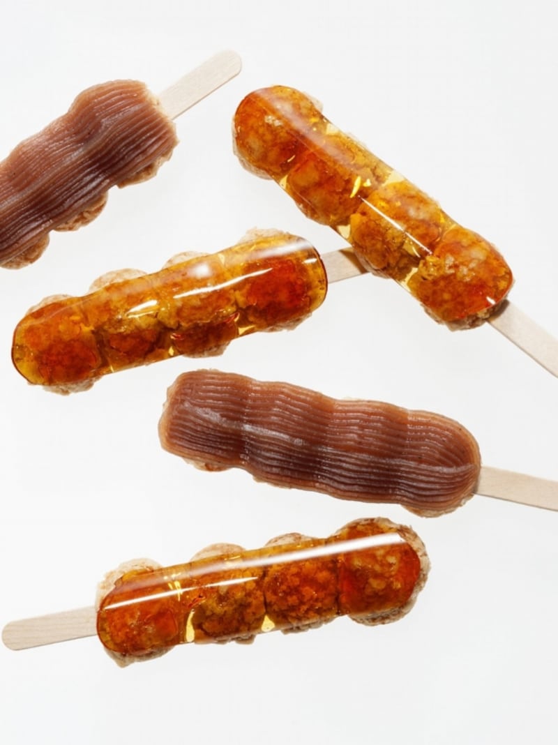 「ラ・パティスリー・デ・レーヴ」の「D'ANGO!（ダンゴ）」（カラメル・マロン各1本 2本入税別600円）