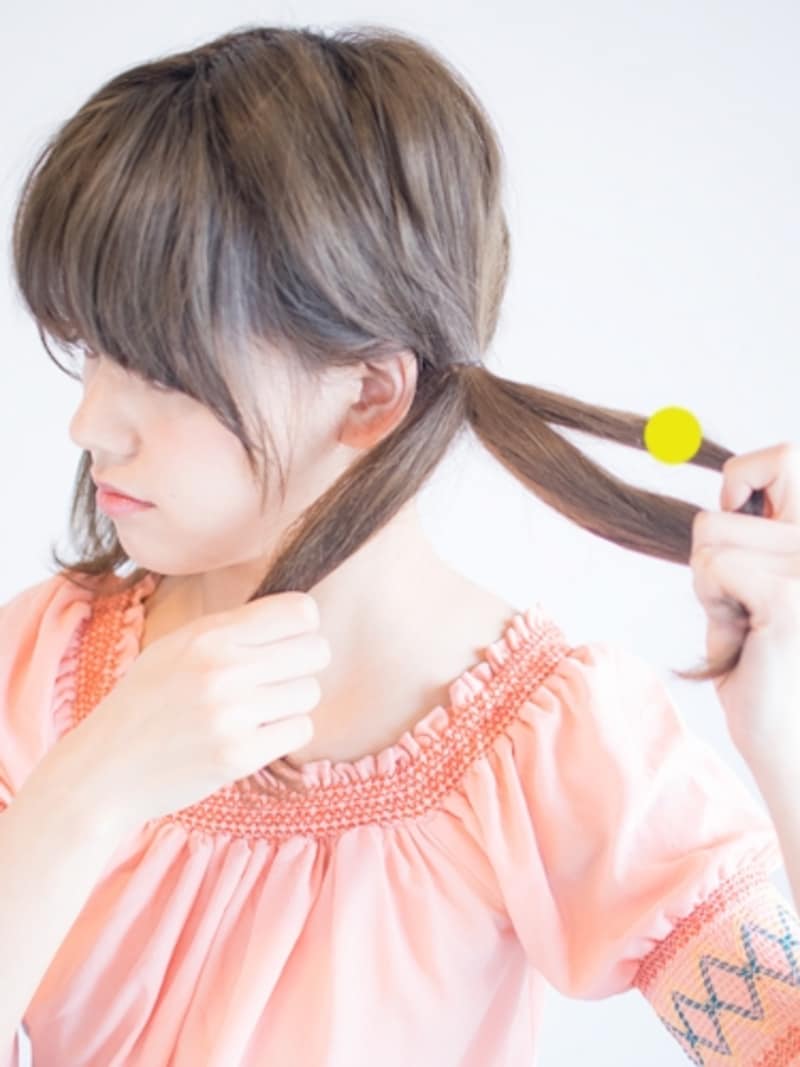 毛束の４分の１くらいを分ける