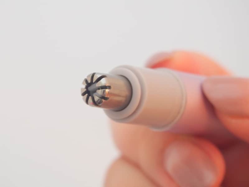 鼻に入れても刃が当たらないので安心