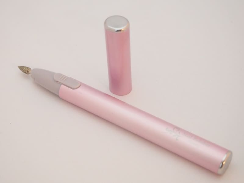 本体カバーの内側にアタッチメントが収納されている