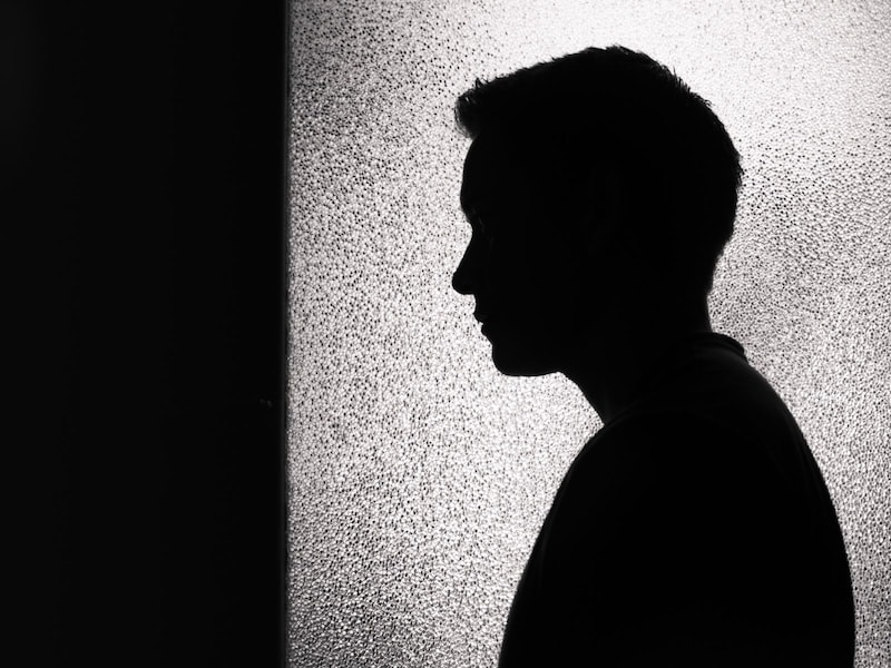 夫の言動・行動にイライラがとまらない妻たちが増えています ※画像:Shutterstock.com