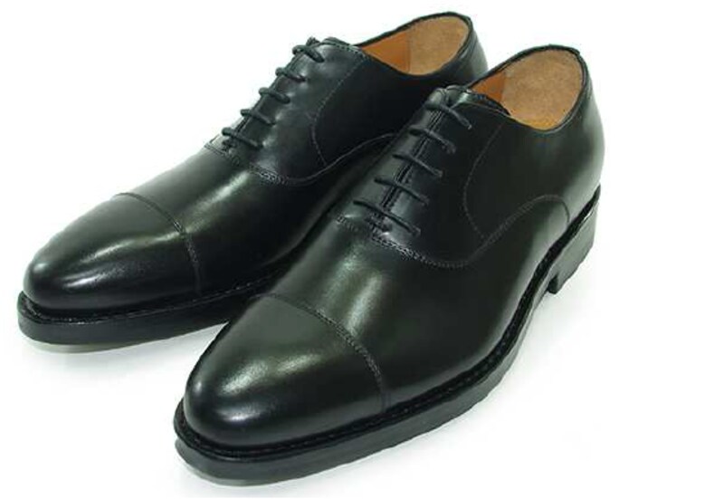 98321 \¥28,000(税抜)アッパー:カーフ ソール:レザー/ラバー 製法:ハンドソーンウェルテッド サイズ:5(23.5cm)-9.5(28.0cm)