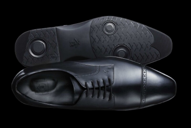 堅三 \¥35,000(税抜)アッパー:牛革 ソール:ラバー 製法:セメント サイズ:39(24.5cm)-44(27.0cm)