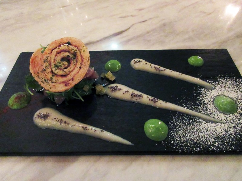 カツオのスモーク 蕗のヴィネグレット仕立て