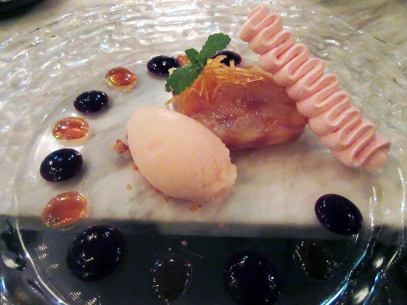 紅茶とグレープフルーツのゼリー ピンクグレープフルーツのソルベ添え