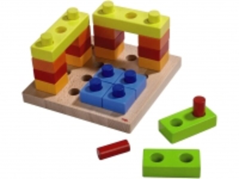 ペグさし遊びと積み木遊びがひとつになった！