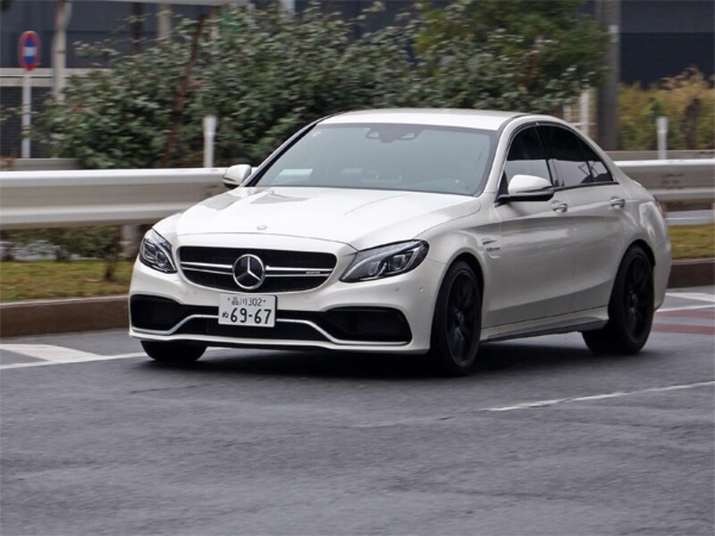 メルセデスAMG C63S