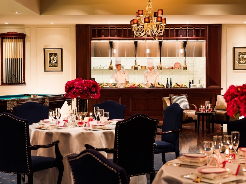 後に「ゴスケ」の料理長となる田中シェフ(宇梶剛士)のレストランも「横浜迎賓館」にあります。宴会場のひとつ「The Kensington」(画像提供:横浜迎賓館)