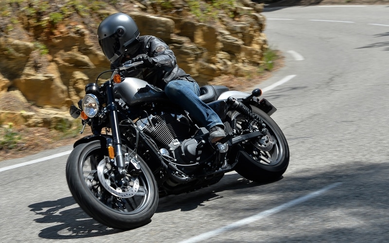 乗ることを楽しませるスポーツスターを新たな次元へと導いたとも言えるロードスター