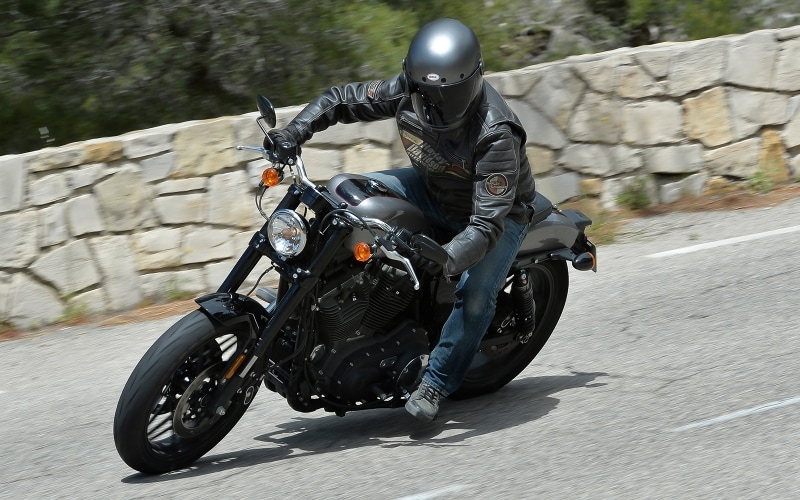 求められるのは、バイク免許を持っている人なら誰もが学んだことがある基本的な操作術。ロードスターはその重要性を思い起こさせてくれる万人向けバイクだ