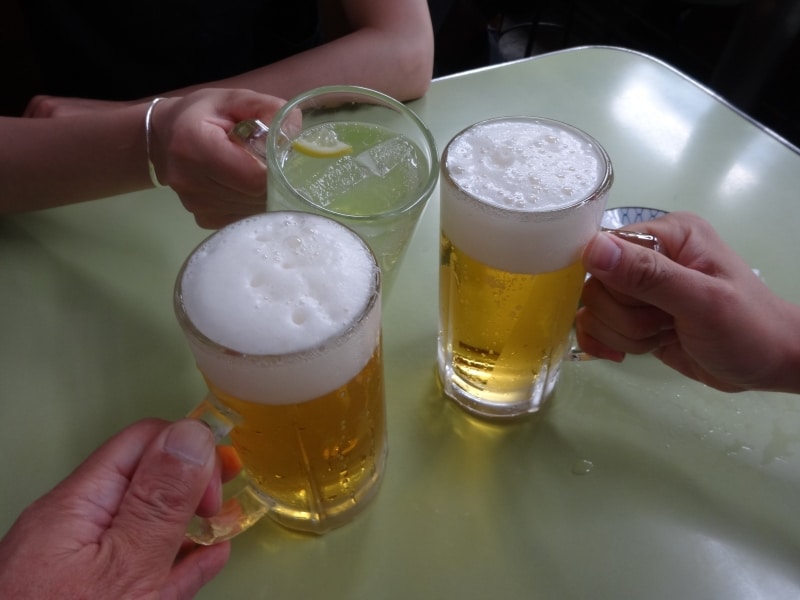 生ビール小が\450青りんごサワーは\400