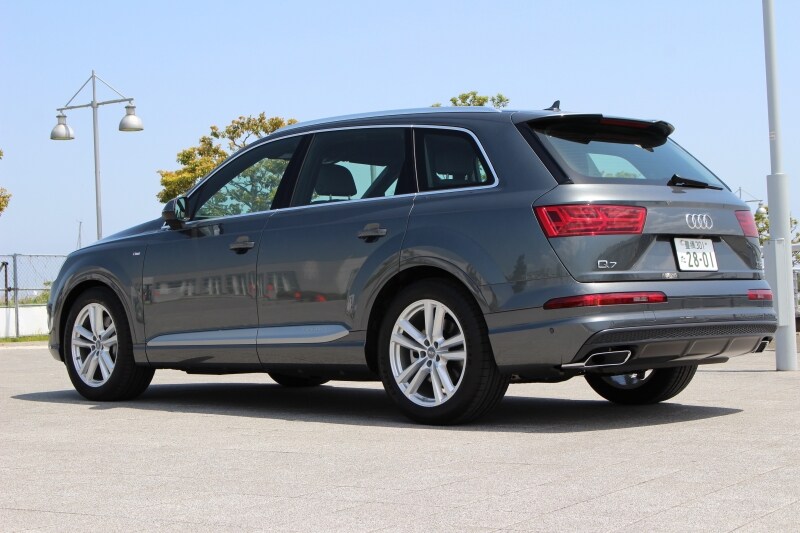 新型アウディQ7