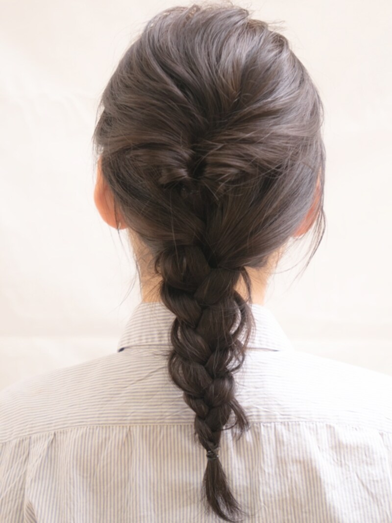 ルーズなヘアアレンジの完成