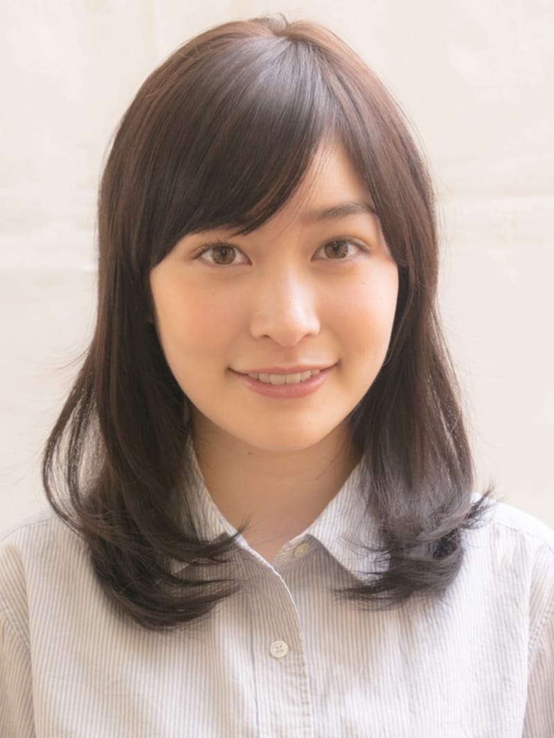 鎖骨下のミディアムレイヤー