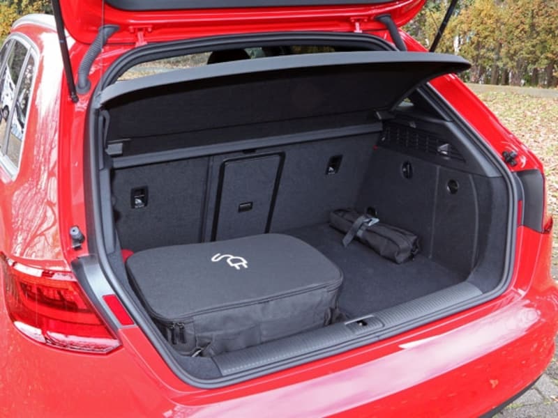 アウディA3スポーツバックe-tron