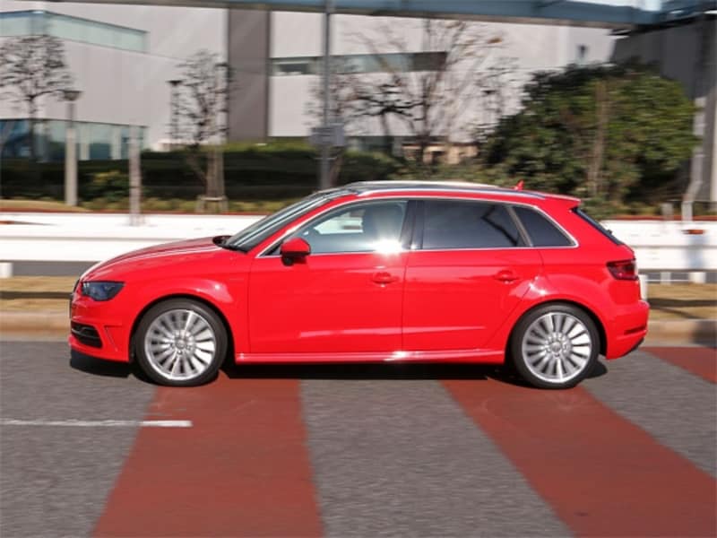 アウディA3スポーツバックe-tron