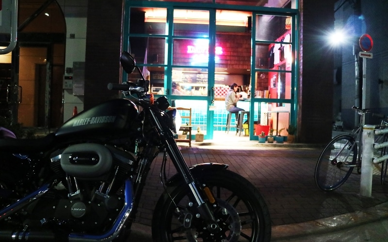 ナイトランが楽しくなるこれからの季節、好みの一着をひとつ備えておけば、いつでも快適な走りを楽しめるだろう