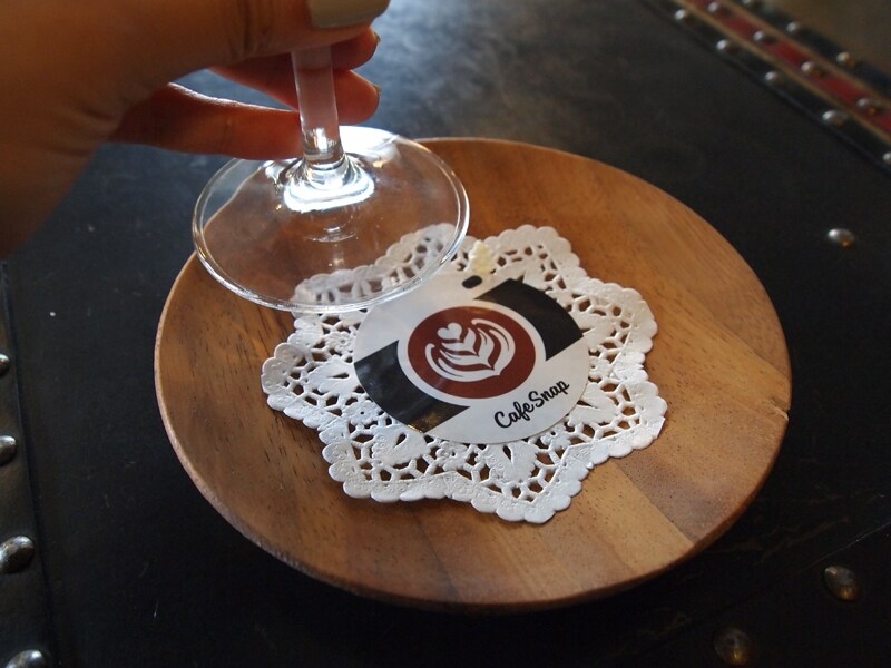 グラスの下にはCafeSnapのアイコンが!