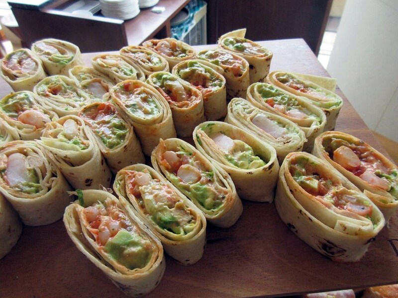 ベランダ アボカドとエビのブリート