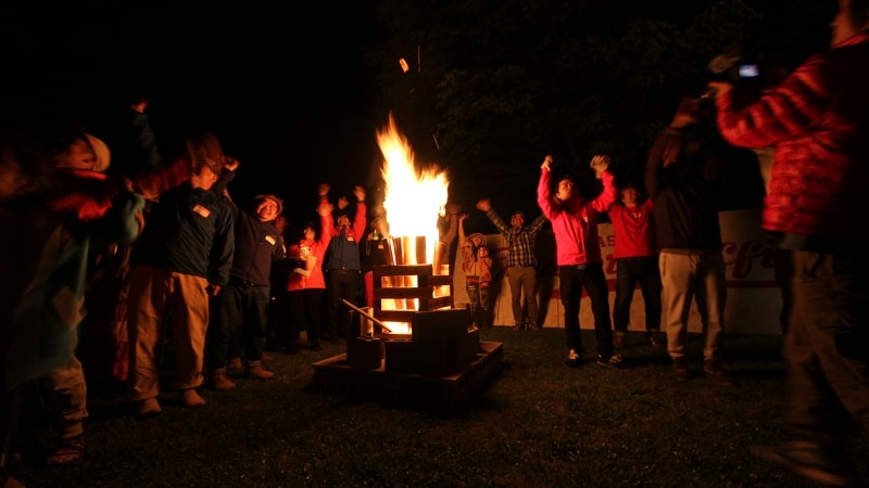 そしてキャンプファイヤー!子供の頃を思い出が蘇るよう