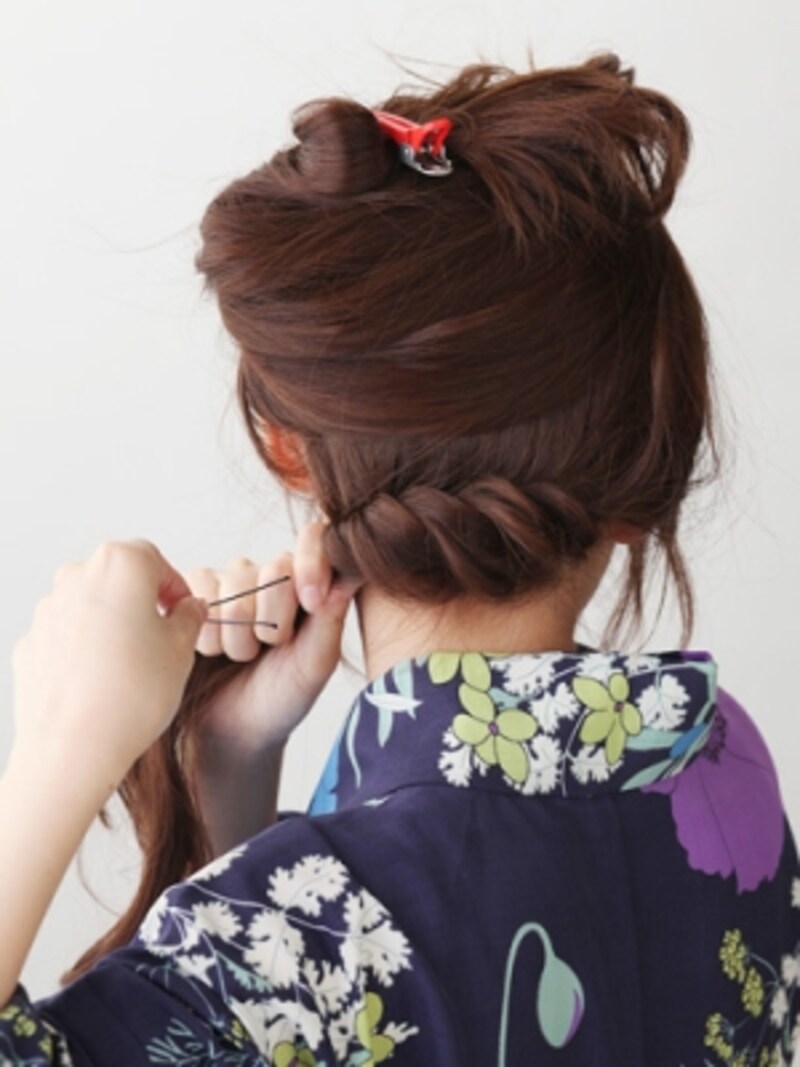 ロングの浴衣姿に シースルーバングのサイドアップ 浴衣ヘアアレンジ All About ロングの浴衣姿に シースルーバングのサイドアップ 浴衣ヘアアレンジ All About