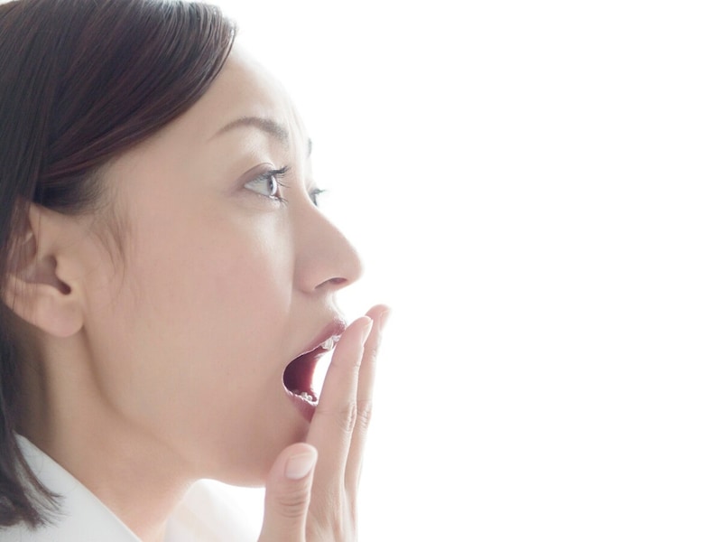 息が臭いのは病気？口臭の原因と簡単な対策法・NG対策法