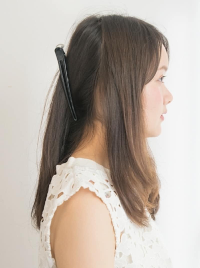 耳上から真っ直ぐ