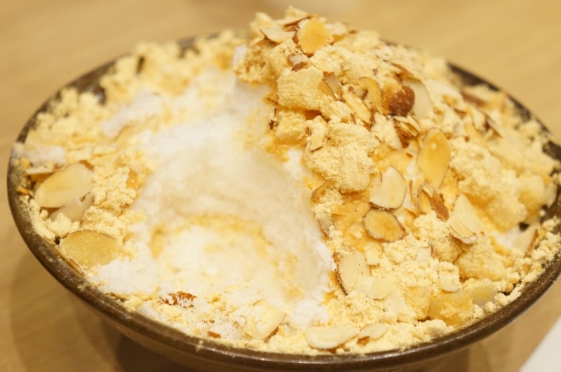 中心にも香ばしいきな粉が隠れています