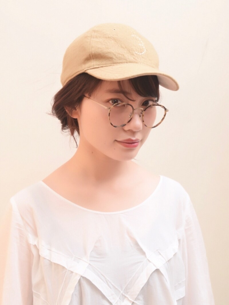 後れ毛を残してルーズに