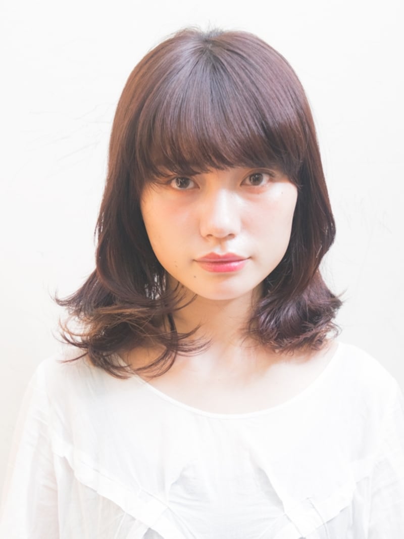 ミディアムレイヤーパーマスタイル
