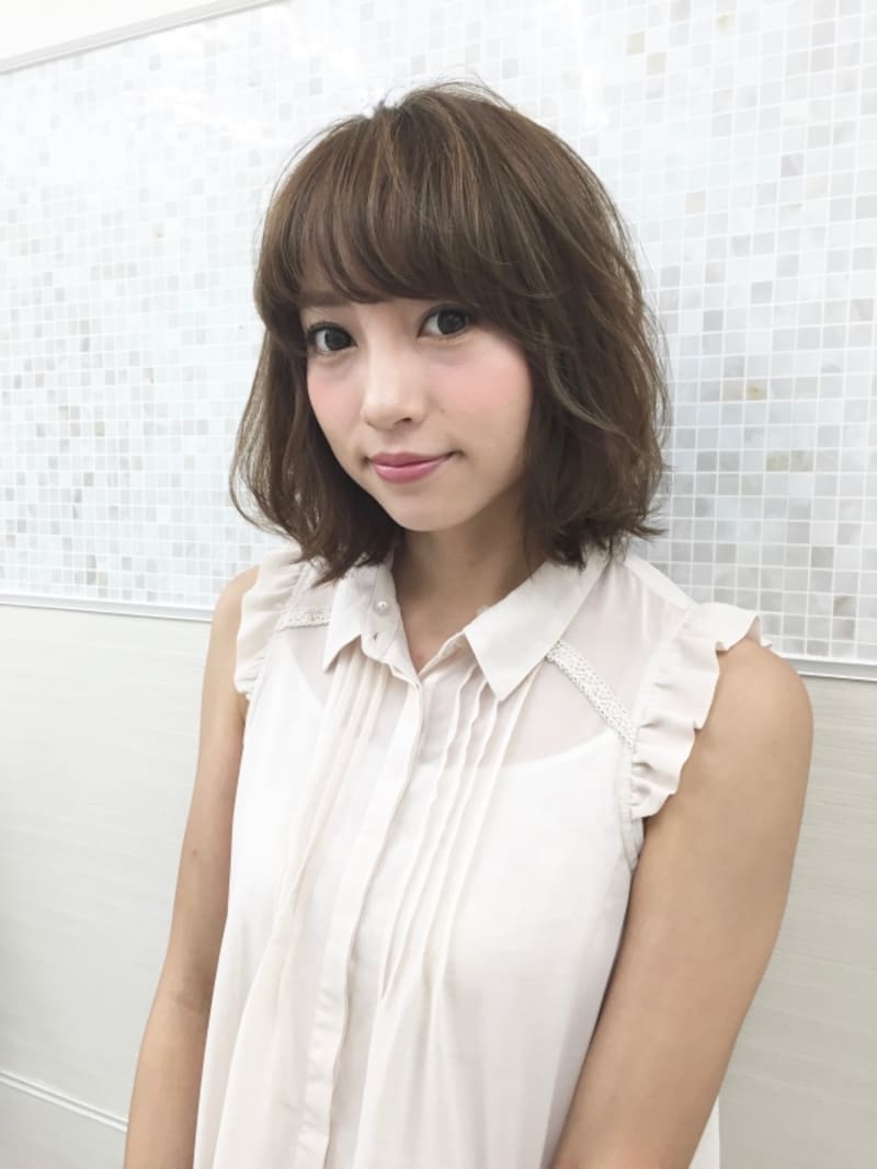 肩上のボブスタイル