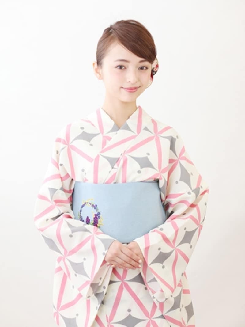 大人かわいい古典柄の浴衣