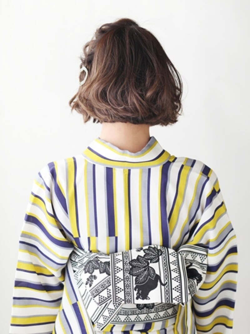 ダブルくるりんぱで作るアシンメトリーアレンジ