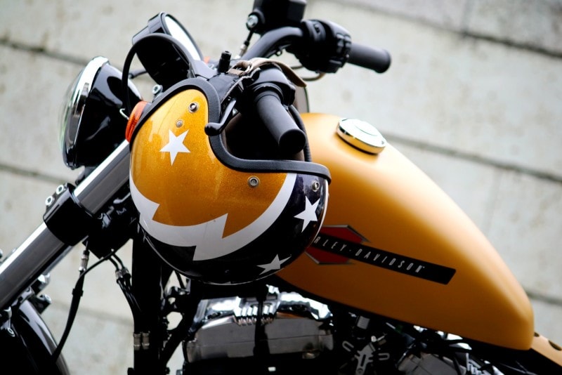 タイプやカラーがミスマッチだと、ちょっともったいない。所有するハーレーの誕生背景とヘルメットの相性を探っていくと、自ずとピッタリなヘルメットが見つかるはず。