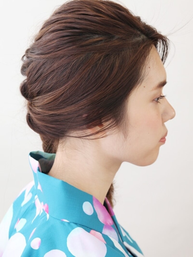 正面から見るとスッキリ、横顔は大人スイート