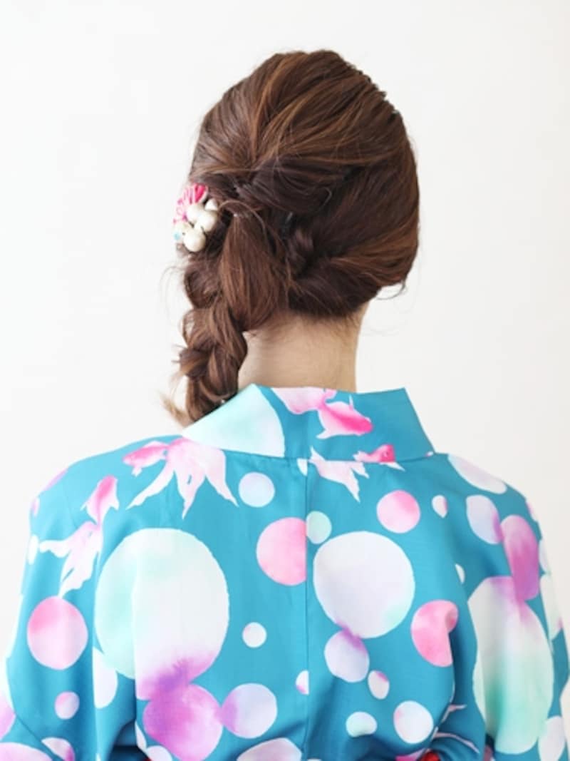 大人に似合う三つ編みアレンジ