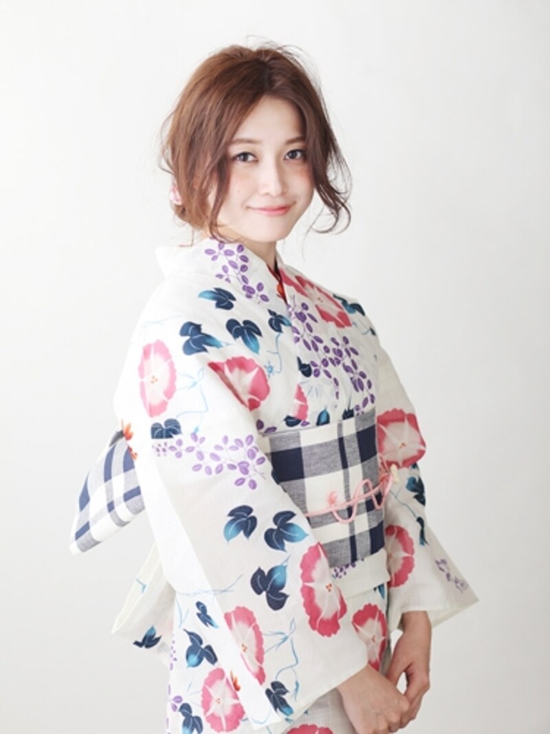 白地×朝顔柄の清楚な浴衣