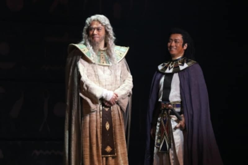 『王家の紋章』写真提供：東宝演劇部