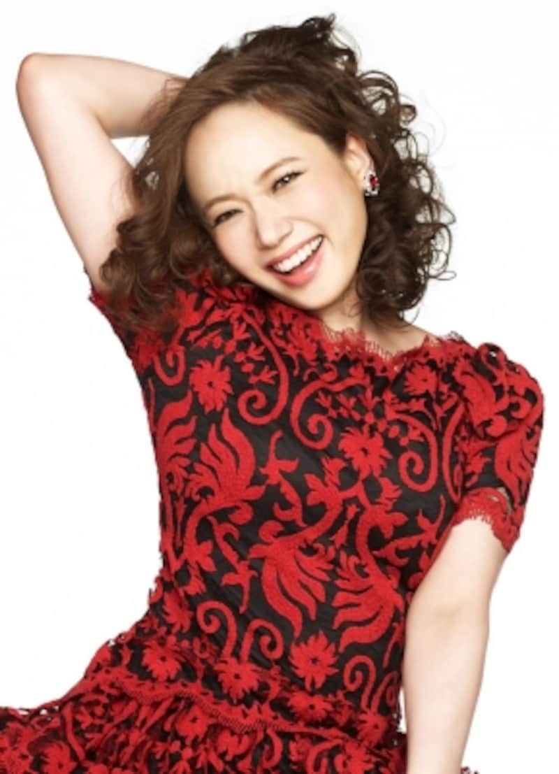 ローレン役のソニンさん。高知県出身、『ミス・サイゴン』『モーツァルト!』『RENT』などで活躍。今回のシンディ・ローパーによる楽曲は「この前(三浦)春馬くんも“ミュージカルの歌って練習していると難しさばかり感じがちだけど、今回は全くそうならないね”と言っていたほど、とても前向きになれる曲ばかり。歌っていて楽しいです」という。