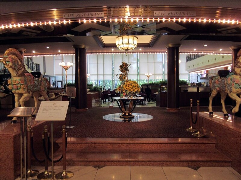 ビュッフェ＆カフェレストラン「ナイト＆デイ」（ホテル阪急インターナショナル）