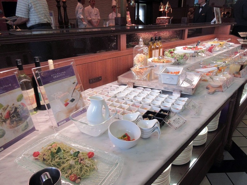 ナイト＆デイ 冷菜のブッフェ台