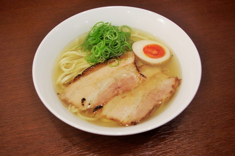 【大阪】なにわ黄金塩ラーメン 天草大王ver.（彩色ラーメン きんせい）