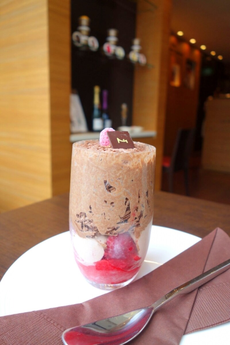 ラ・メゾン・デュ・ショコラ 青山店2階のサロンにて