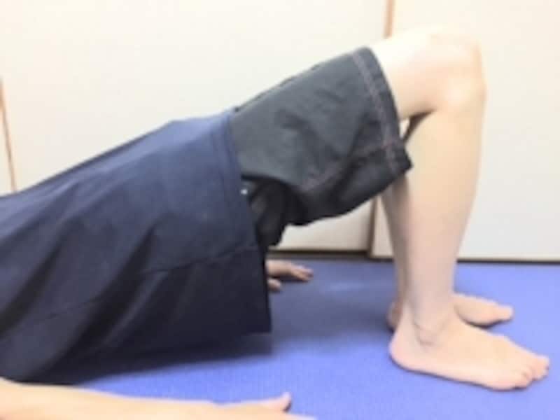 最初はお尻が重たく感じるかもしれませんが、オヘソを天井へ近付けるイメージで