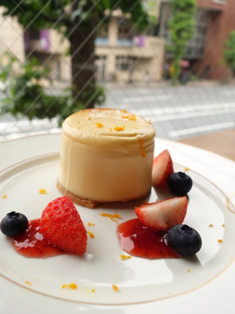 徳島県黄金の村から届いた“木頭ゆず”のチーズケーキ(¥750)