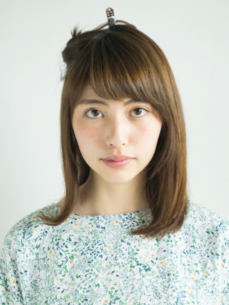 ボリュームが収まりコロンとした外ハネヘア