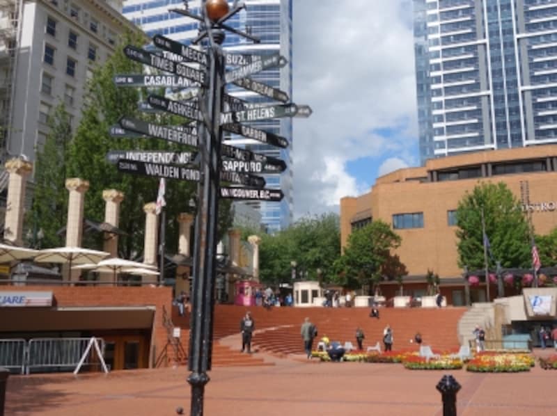 Pioneer Courthouse Square